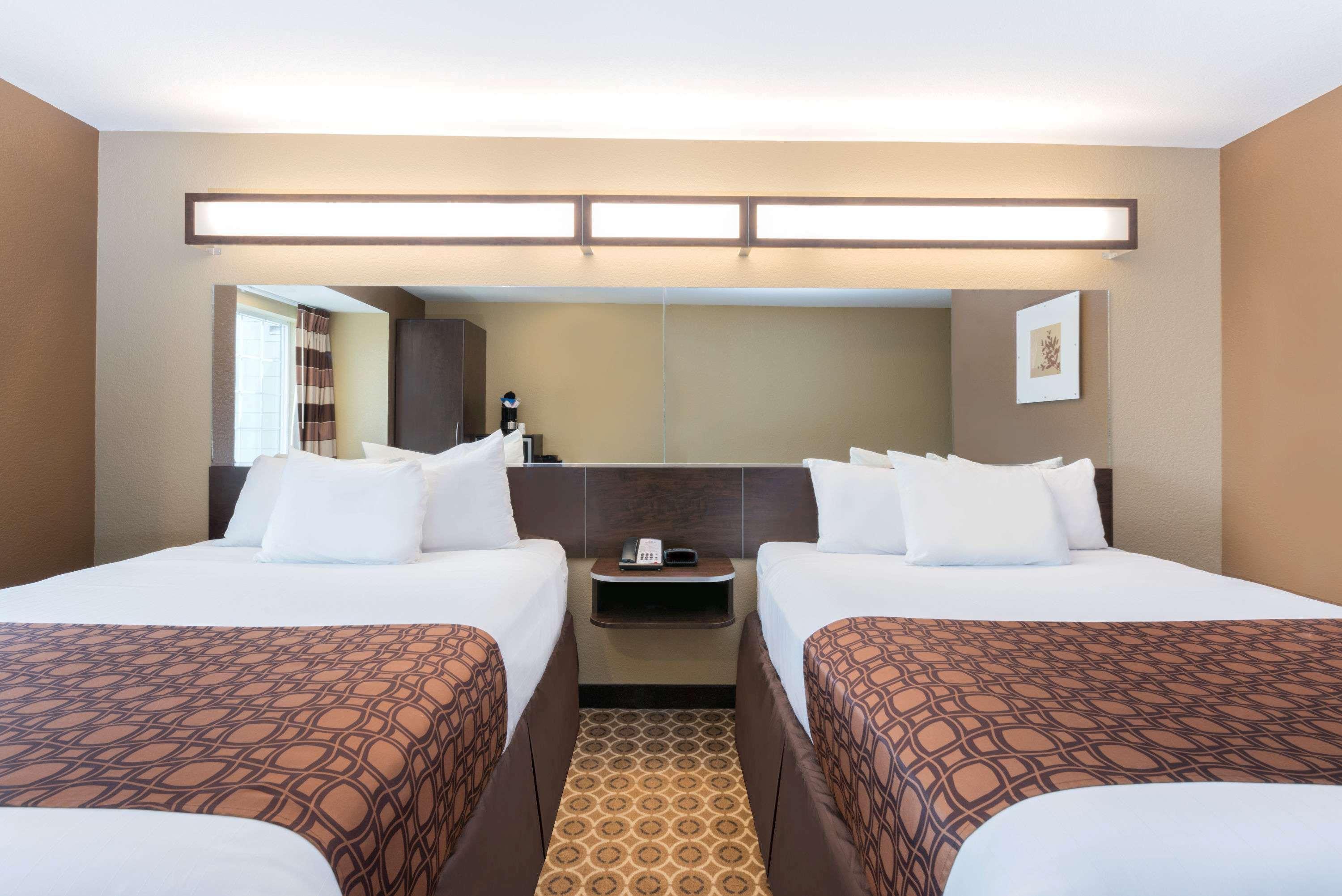 Microtel Inn & Suites By Wyndham Dickinson Exteriör bild