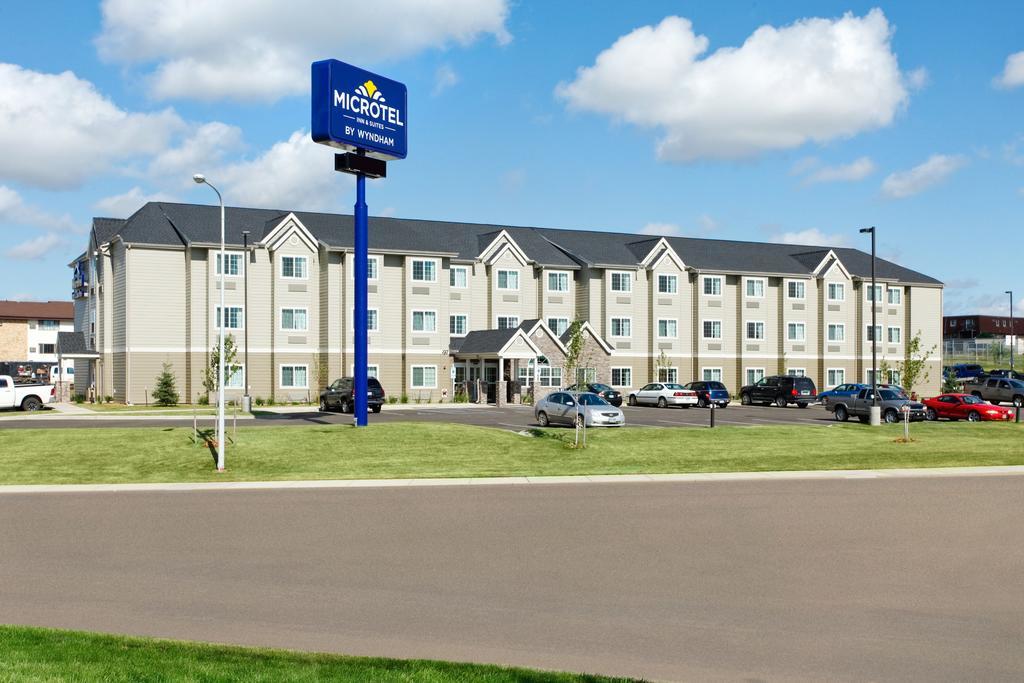 Microtel Inn & Suites By Wyndham Dickinson Exteriör bild